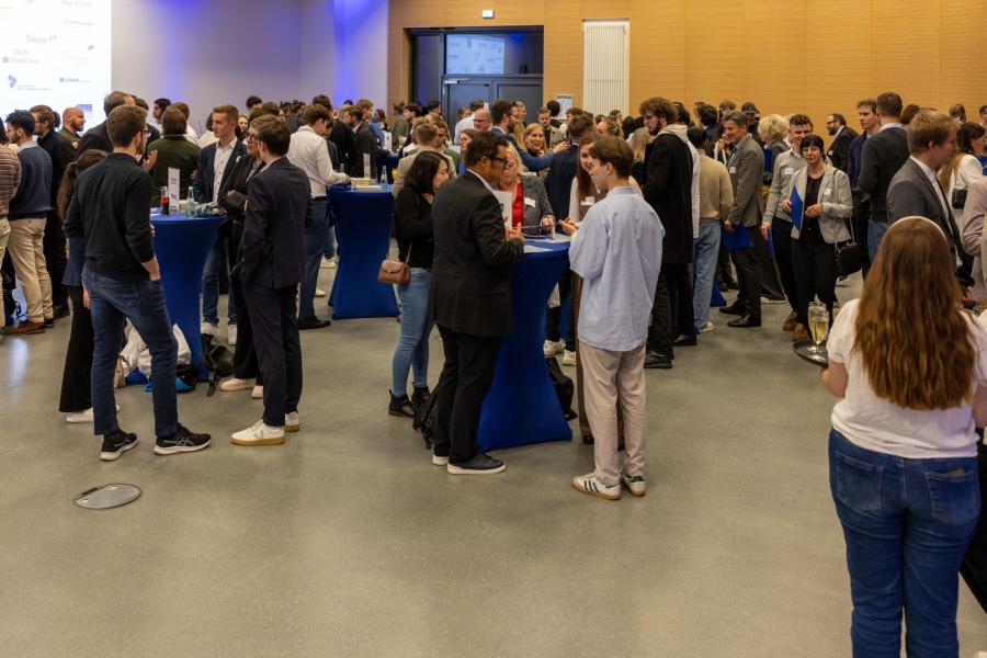 Fördernde und Stipendiaten lernten sich beim abschliessenden 